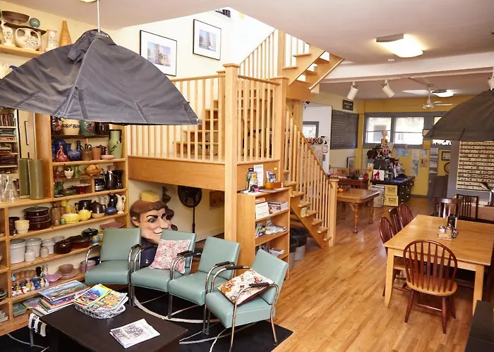 Ray\'S Bucktown Bed And Breakfast